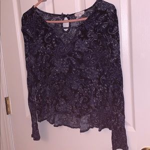 v-neck flowy top